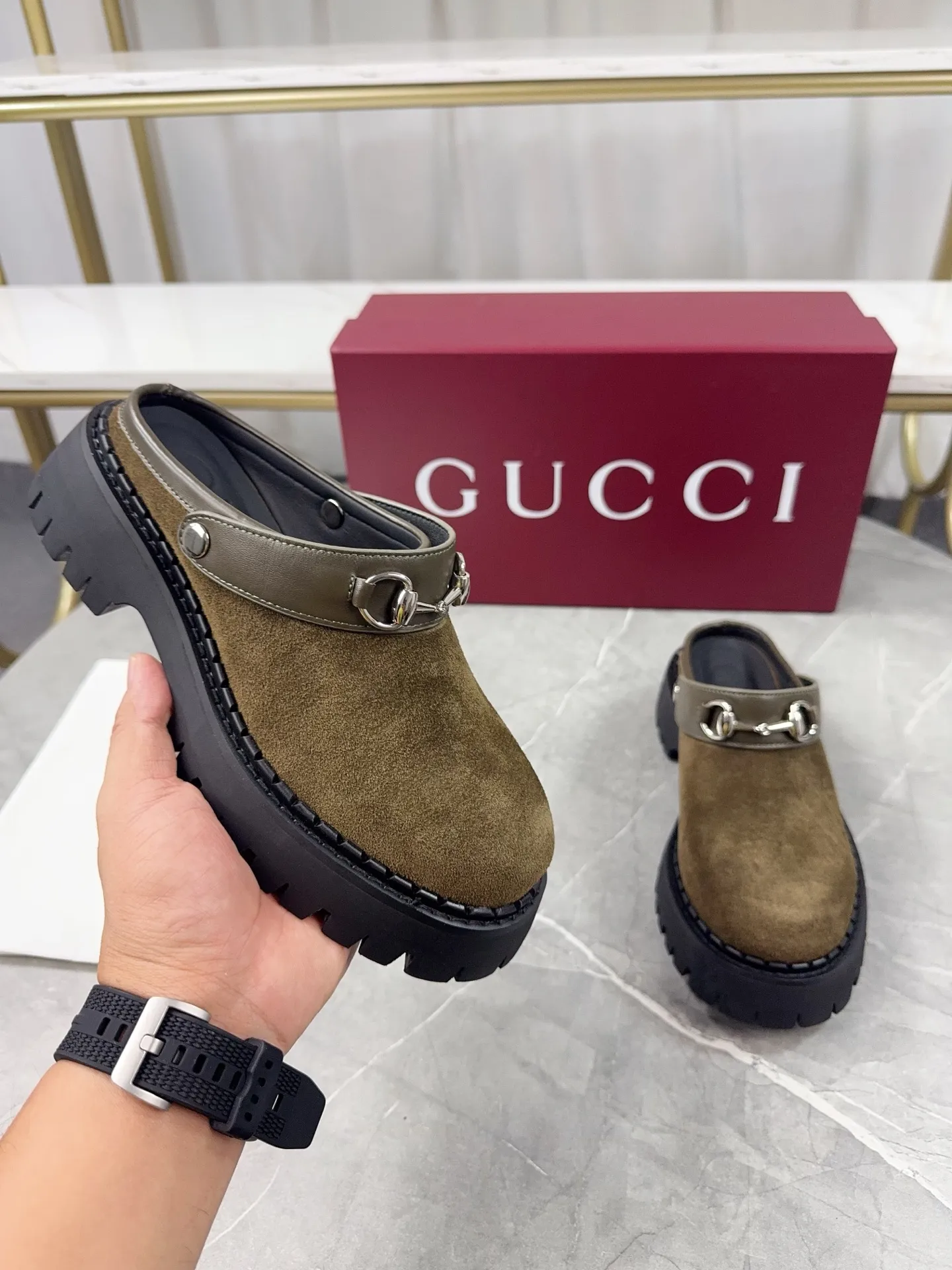 p500🐮🐮Gucci2024 new model, double GG groove thick-soled Loaf platform shoes. The original version is made 1:1. Super beautiful quality, classic model at the counter. ❶Upper: original frosted cowhide ❷Inner lining: water-dyed cowhide ❸Feet: water-dyed cowhide ❹Outsole: ultra-light original sole ❺thick sole heightening: 3.5cn ❻Packing: original packaging ❼Number: Women's 35-42 (41 42 customized, non-returnable) Men's model: 38-46 (45, 46 customized, non-returnable)